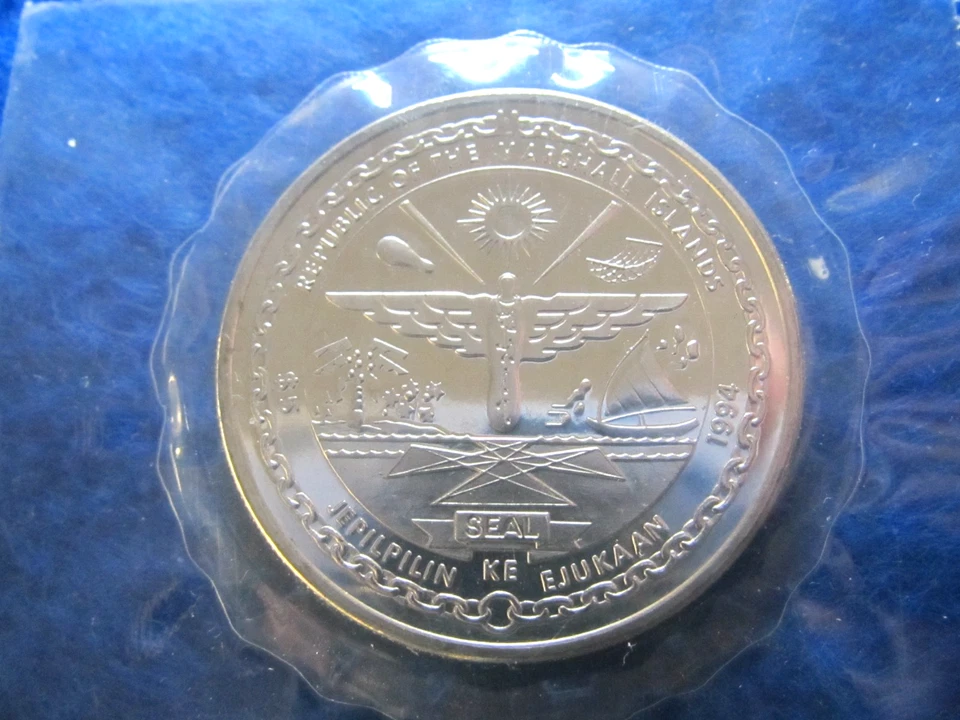 1944-1994 D Day Heroes Five Dollars - U S Marshall Islands - Original Mint - Image 2 of 2