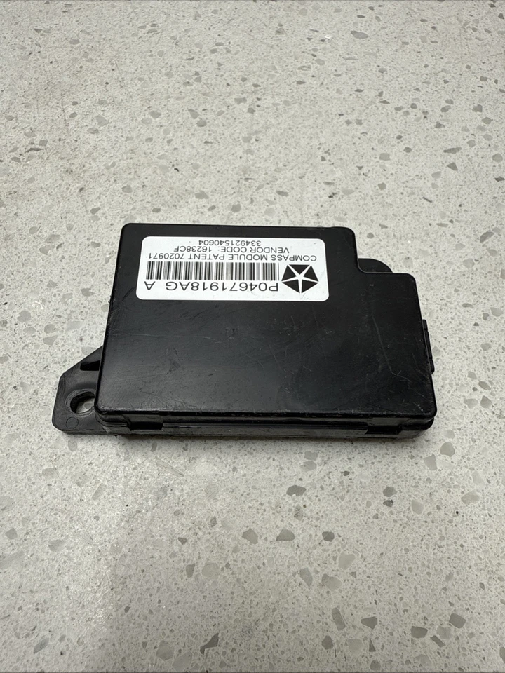 Módulo de control de temperatura y brújula Volkswagen Routan 3,8 L 09-14 P04671918AG Foto 3 de 4