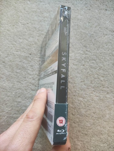 James Bond 007 Skyfall - UK Steelbook 4K UHD Blu-Ray - mostly sealed RARE - Picture 6 of 10