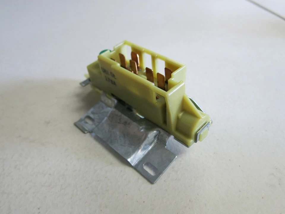 Interruptor de arranque de encendido Airtex 1S6260 (Chevrolet Beretta, Córcega 1991-96) Foto 2 de 3