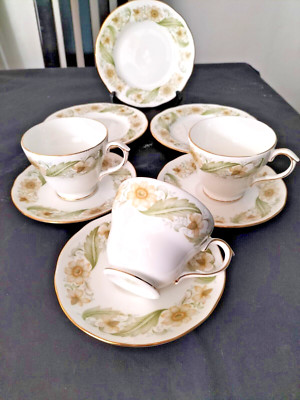 DUCHESS Bone China Greensleeves Tee Trios 9 Stück Vintage sehr guter Zustand