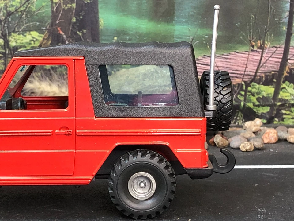 GAMA 1:25 Diecast Model ORANGE MERCEDES GELANDEWAGEN GERMANY #445 - Image 4 of 4