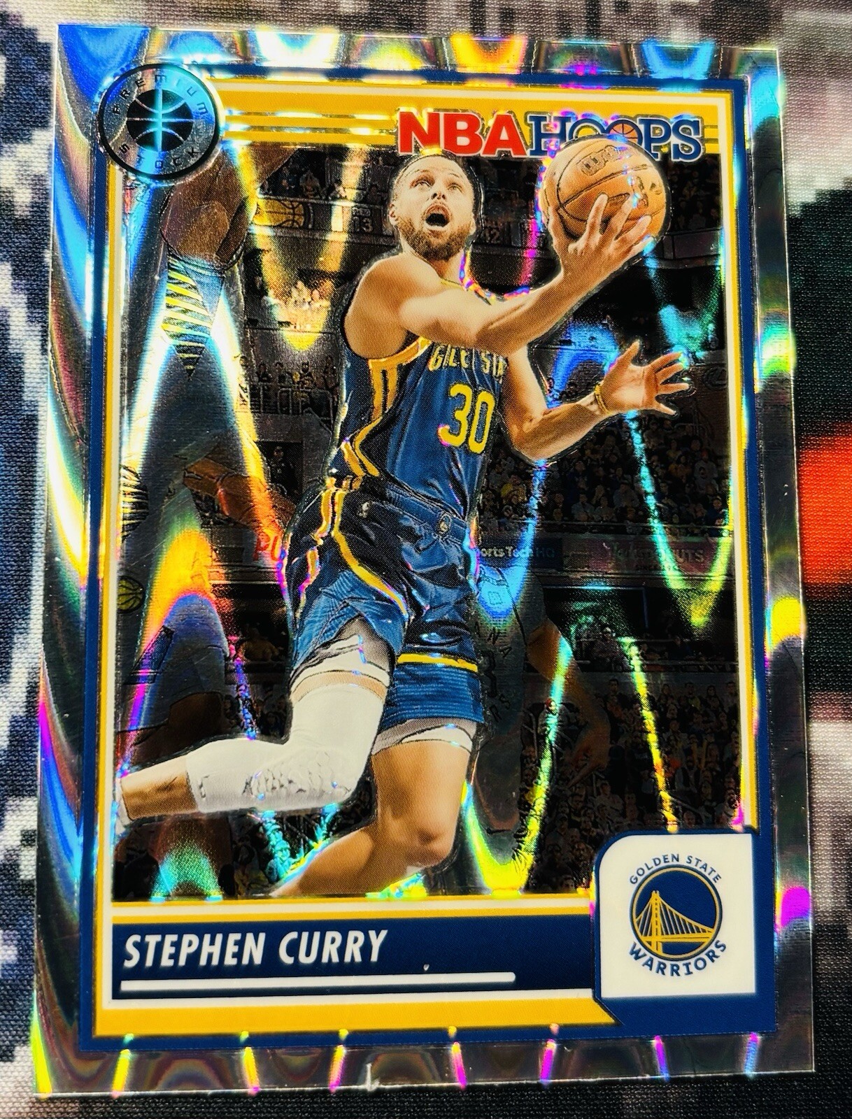 2023-24 NBA Hoops Seismic Stephen Curry Prizm Premium Stock #192 Warriors