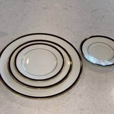 8pc Oxford Bone China Annapolis Blue Dinner/Salad/Bread Plates Saucer (2 Each)