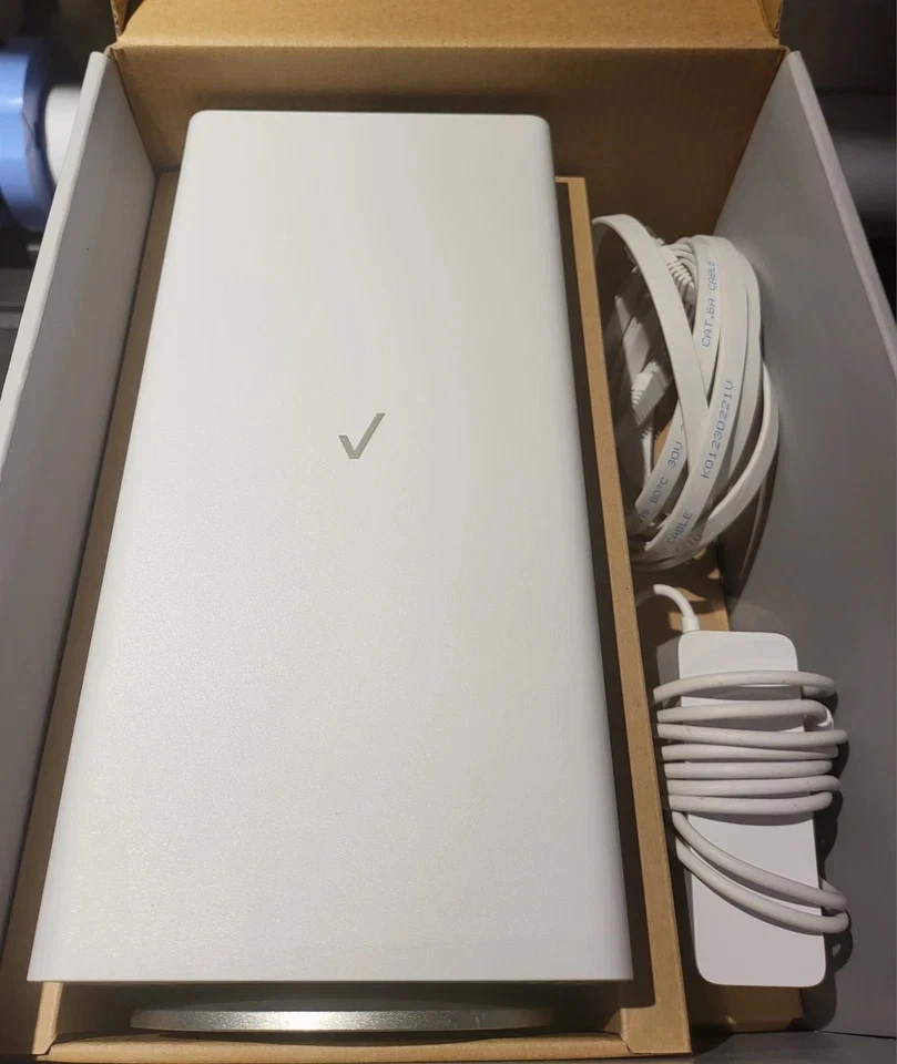 Verizon CR1000A Wi-Fi 6 Router 1000Mbps 3-Port Wireless Gigabit Network, Unopen - Image 3 of 3