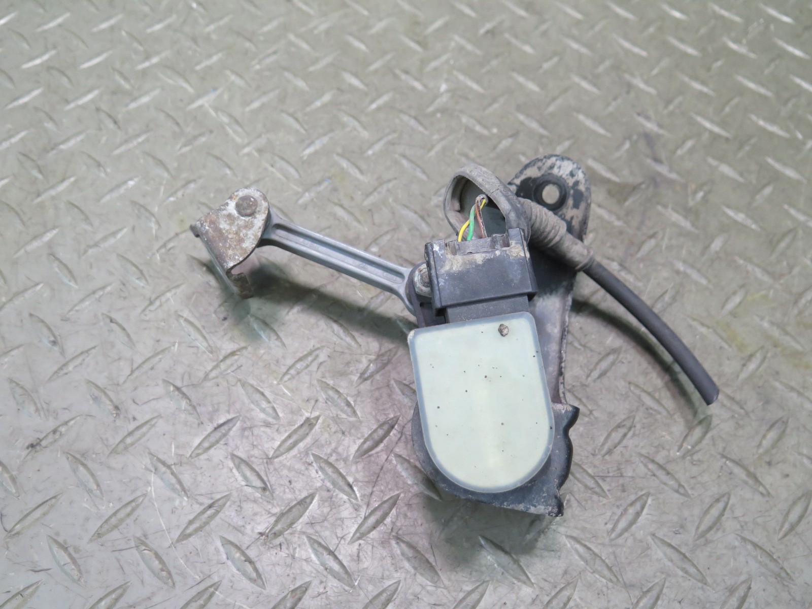 Bentley Continental GT 2003-2010 Rear Ride height sensors Pair