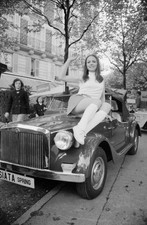 Singer Sophie Daumier At The Launch Of The Siata 850 Spring Car Pa- Old Photo Singer Sophie Daumier At The Launch Of The Siata 850 Spring Car Pa- Old Photo