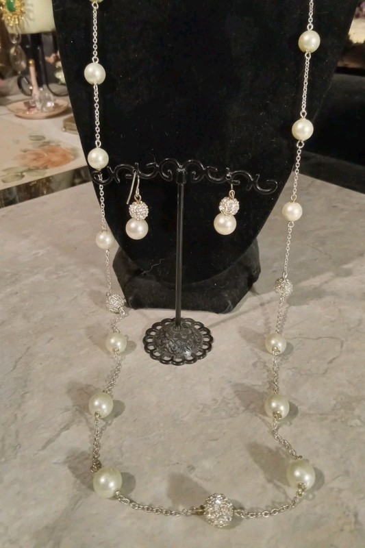Chaps Silver Tone Faux Pearl Rhinestone Necklace Earrings Set