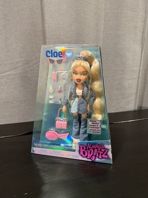 Bratz Cloe Fashion Doll with Blue Outfit and Accessories