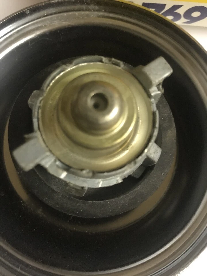 Tapa de tanque de combustible G-769 Stant bloqueo para Mercury Comet, Ford Mustang 1971-73 Foto 4 de 4