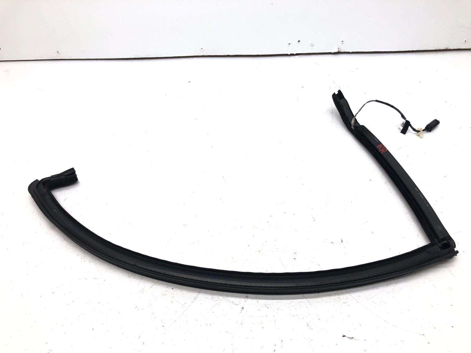 2010-2020 ASTON MARTIN RAPIDE RIGHT REAR DOOR WEATHER STRIP OEM