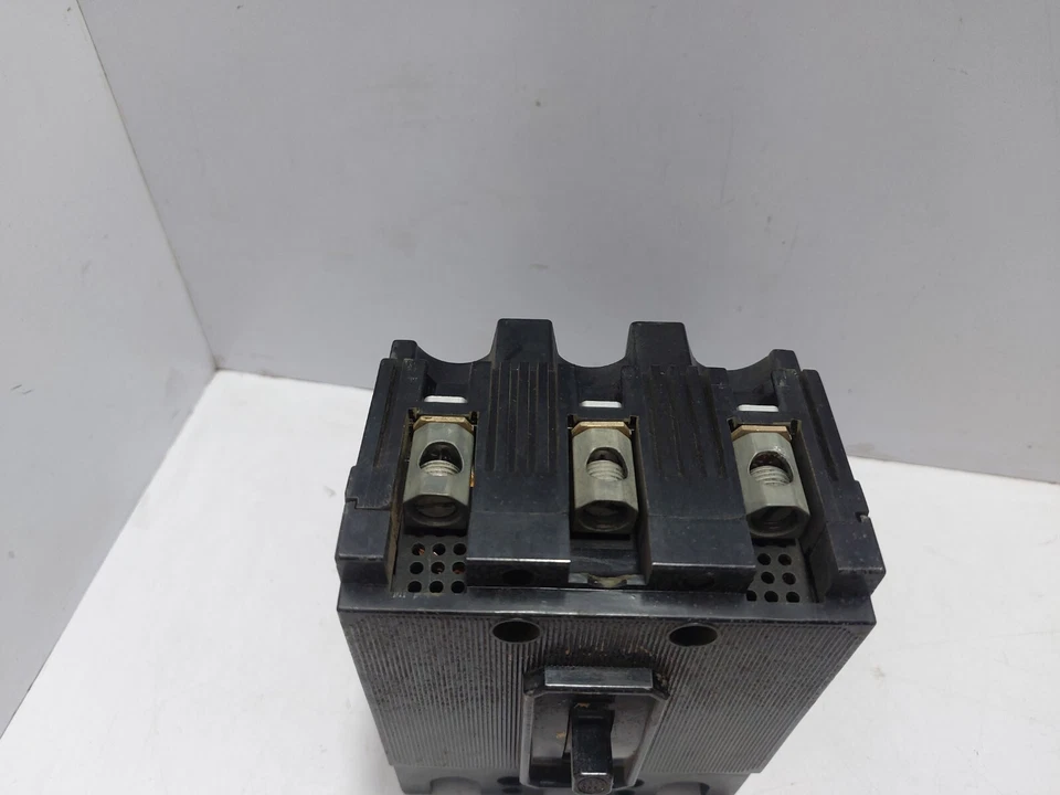 Gould I-T-E EH3-M040 Circuit Breaker 3 Pole Unit 40A - Image 4 of 4