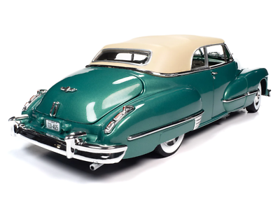 Auto World 1947 Cadillac Serie 62 Cabriolet – Maßstab 1:18, Druckguss-Modell Mit Vielen Details