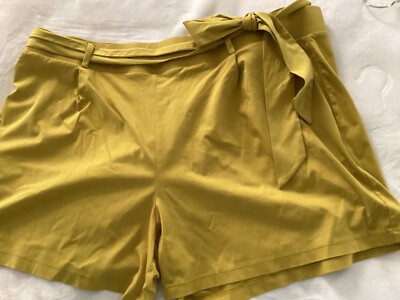 Loft Plus Women's Yellow Mustard Stretch Shorts Pockets Pleats
