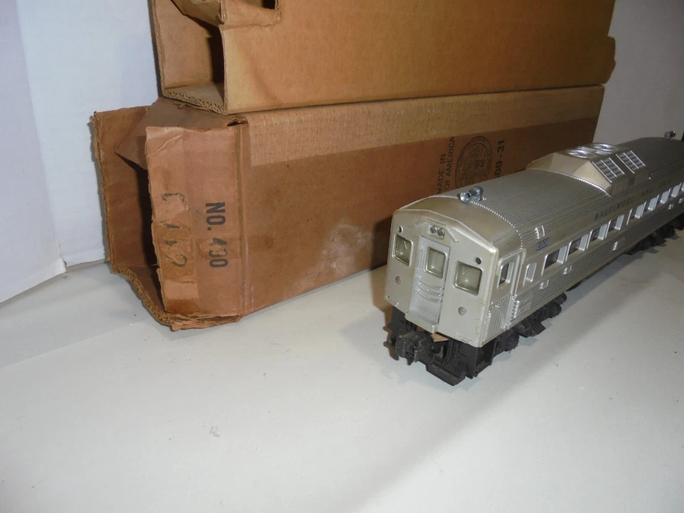 LIONEL RDC 400 POWERED BUDD CAR FOR YOUR ELEVATED SYSTEM MOTORIZED WITH BOX O GA - Image 3 of 4