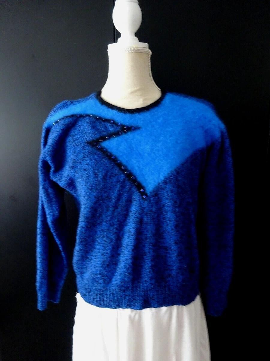 Joli pull femme sale