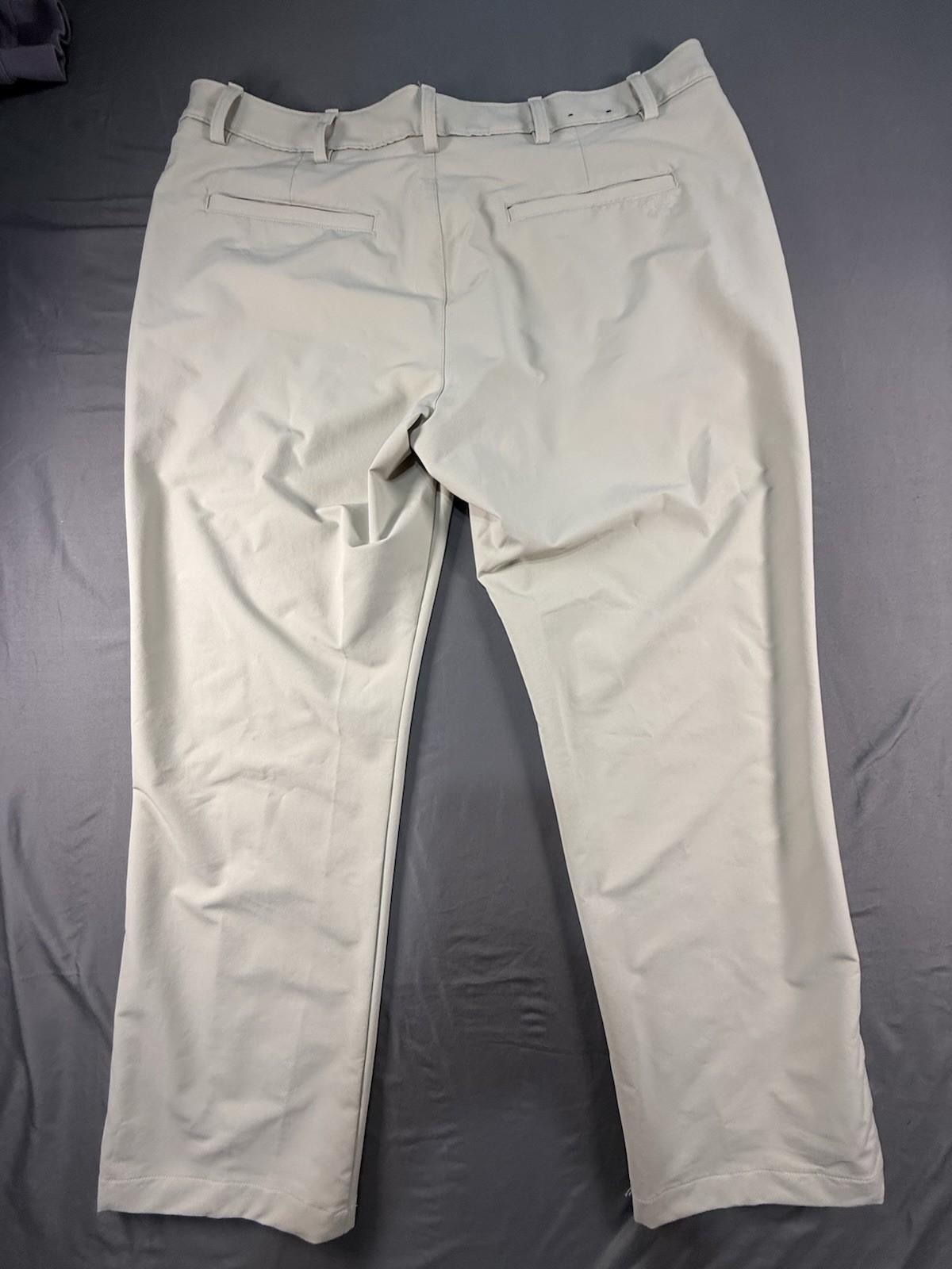 Under Armour Men's Khaki Tan Golf Pants Size 42x30 Stretch Style thumbnail 2