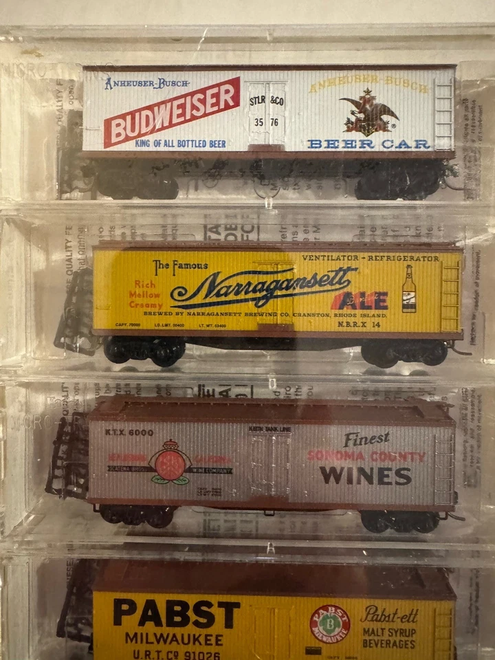 Micro-Trains N scale 47032 BEVERAGE SIX PACK 40' Wood Reefers  Pabst Coors Bud - Image 3 of 4