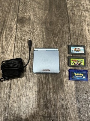 Gameboy advanced SP AGS 101 lot with authentic Pokémon sapphire and more