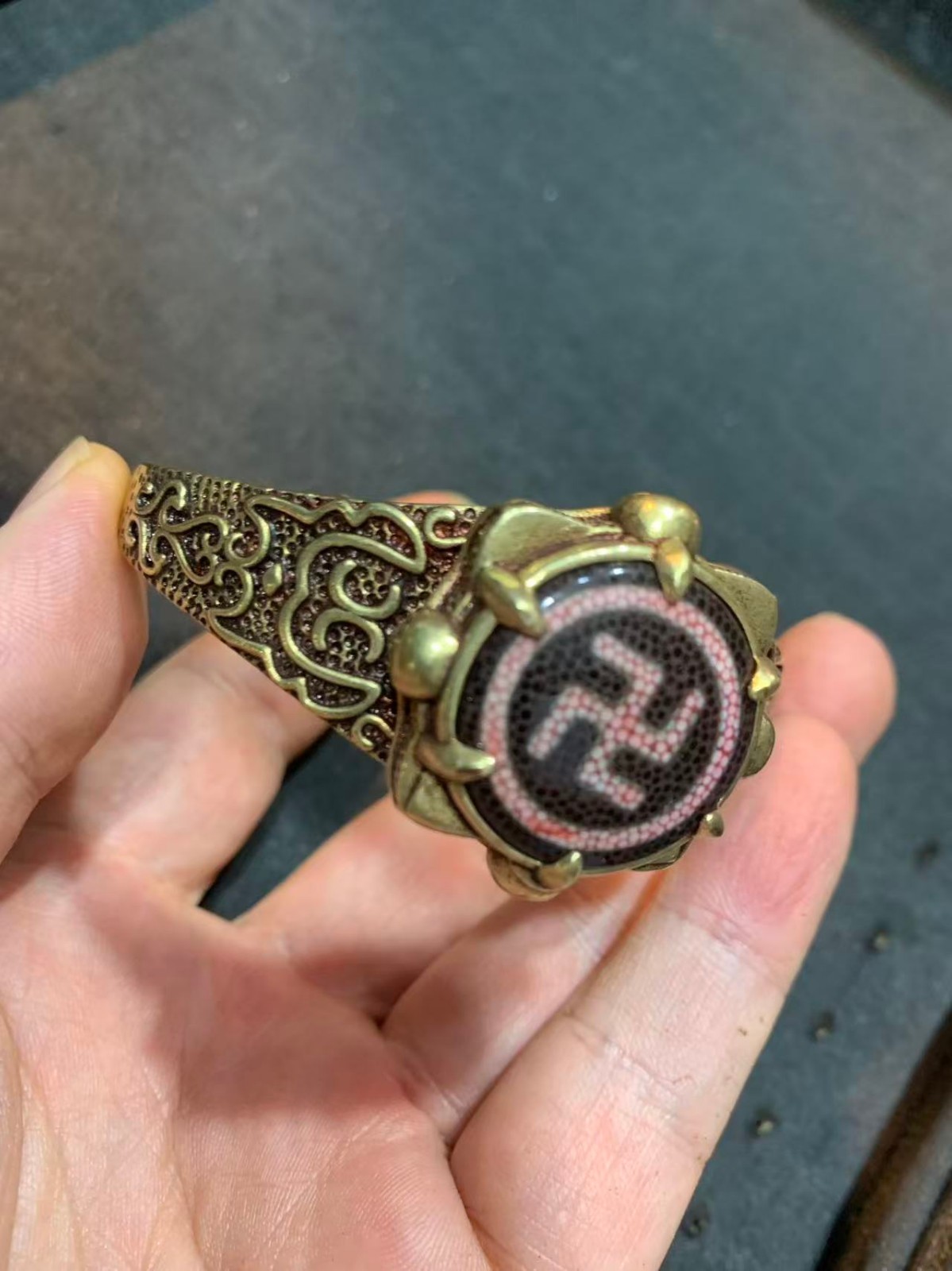 Tibetan Brass Inlay Agate Dzi *Buddhist Swastika* Bead Bangle Bracelet