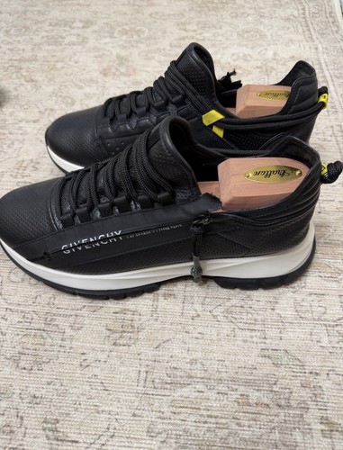 Givenchy Men's Low Top Leather Sneakers