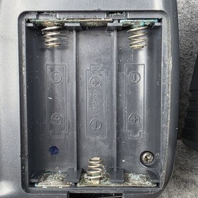 Sega Game Gear Model 2110 w/ 3 Games + Carrying Bag - Powers On Needs Recapped