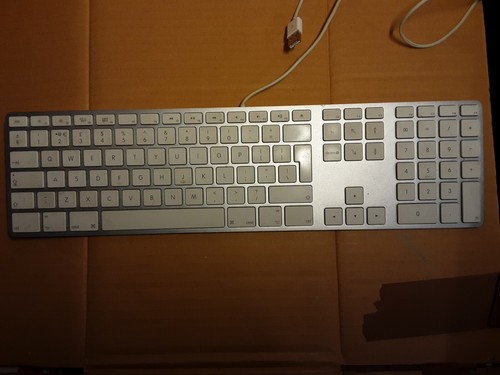 5 X Genuine Apple Extended Keyboard A1243 USB Wired UK QWERTY Numerical Keypad - Picture 3 of 8