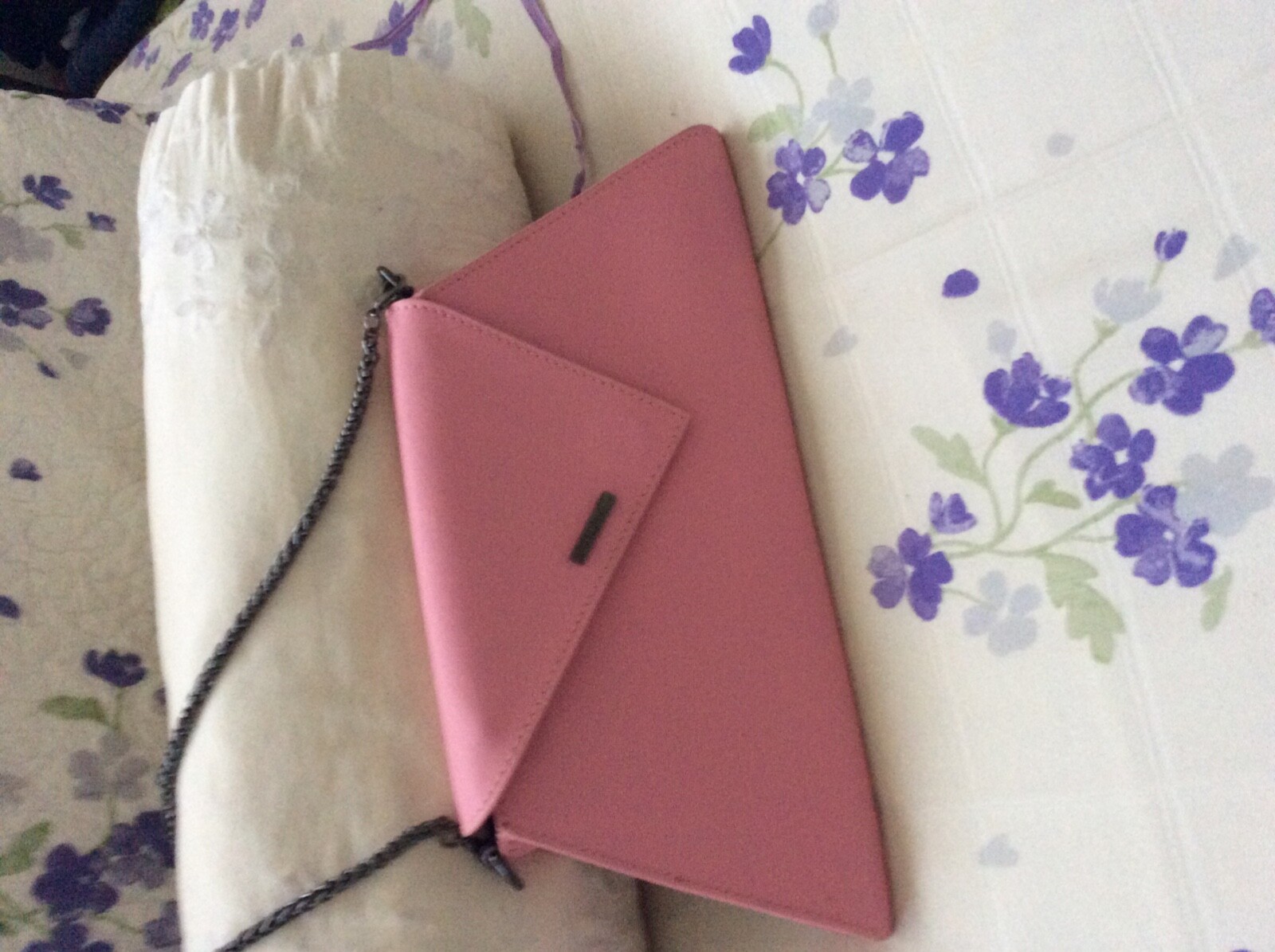 SUSU clutch with attached gun metal strap; great buy!