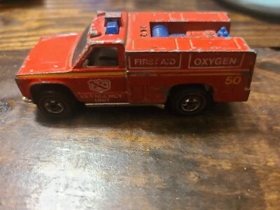 VINTAGE 1974 MATTEL HOT WHEELS REDLINE EMERGENCY UNIT SQUAD RED TRUCK #50 - Image 1 of 4