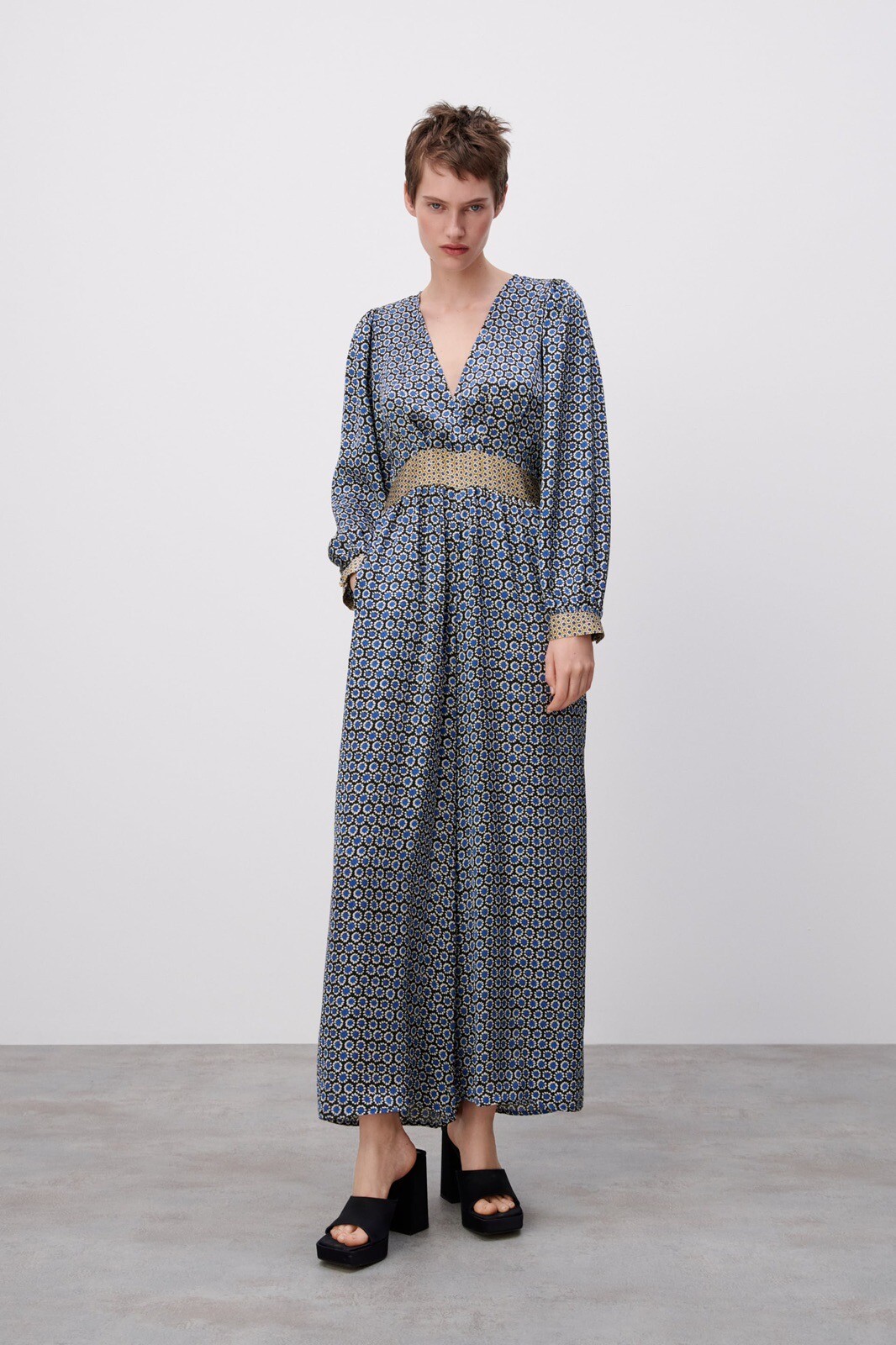 Zara Blue/Black Geometric Print Long Sleeve Satin Jumpsuit SIZE XS RRP £49.99 image 8