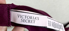 Victorias Secret Bra Womens 32B Red Push Up Gold Hardware Logo Center V Staple