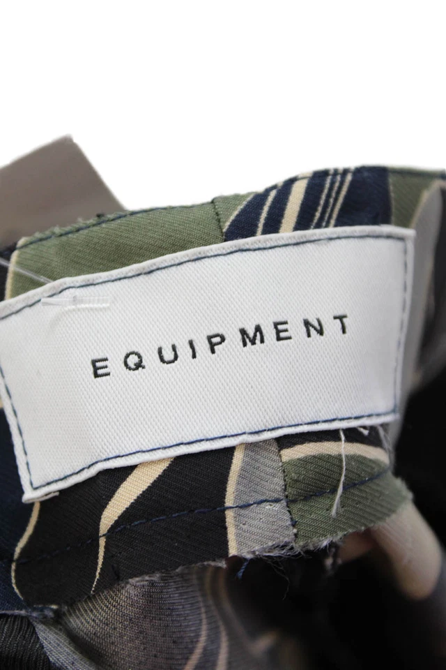 Calça Equipment Feminina Texturizada com Zíper Botão Estampada Floral Perna Larga Verde Tamanho GG - Imagem 4 de 4