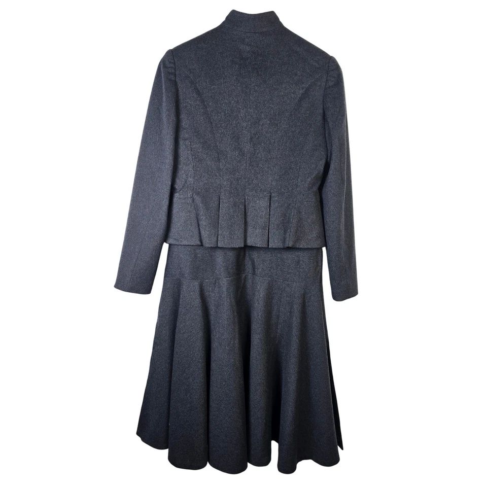Conjunto Chaqueta y Vestido Midi Vintage Morgane Le Fay 100% Cachemira Gris Descripción Foto 2 de 4