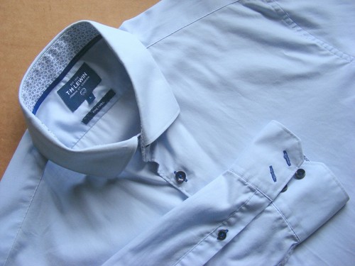 T M Lewin Finest Cotton Twill Shirt in Pale Blue with Contrast Buttons - L - 第 4/5 張圖片