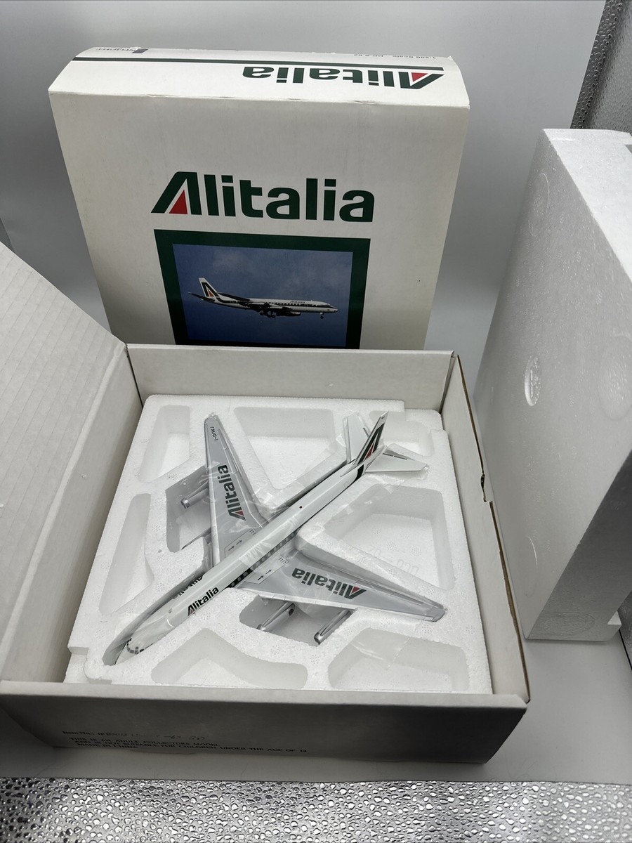 航空機・ヘリコプター ALITALIA McDonnell Douglas DC-8-62 1/200 www.JetCollector.com: Alitalia DC-8-62 w/stand I-DIWY 1:200