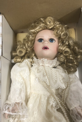 【antique doll】lithograph vintage 1992 The Ashton-Drake Galleries Alicia Porcelain Doll Victorian