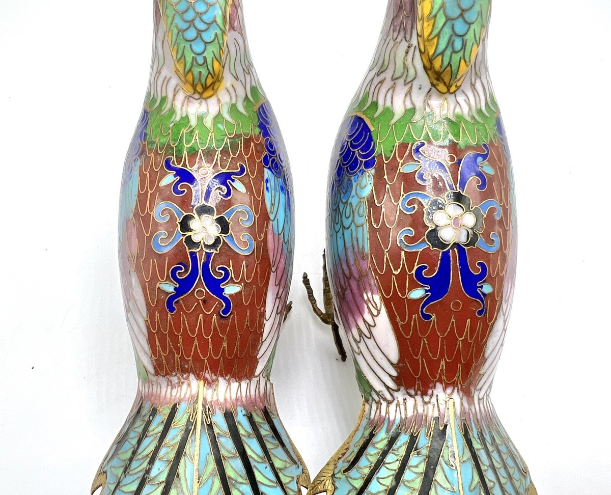 Paire de figurines d'oiseaux chinois cloisonnés vintage sur
