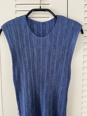 ISSEY MIYAKE Pleats Please Sleeveless Top Indigo Blue Size 3 ISSEY MIYAKE Pleats Please Sleeveless Top Indigo Blue Size 3
