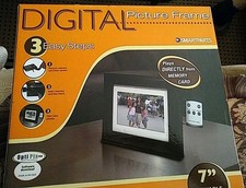 SmartParts 7" Viewable Image Digital Picture Frame With Remote  Memory Card