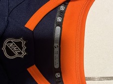 Official NHL Edmonton Oilers Connor McDavid #97 Hockey Jersey L/XL