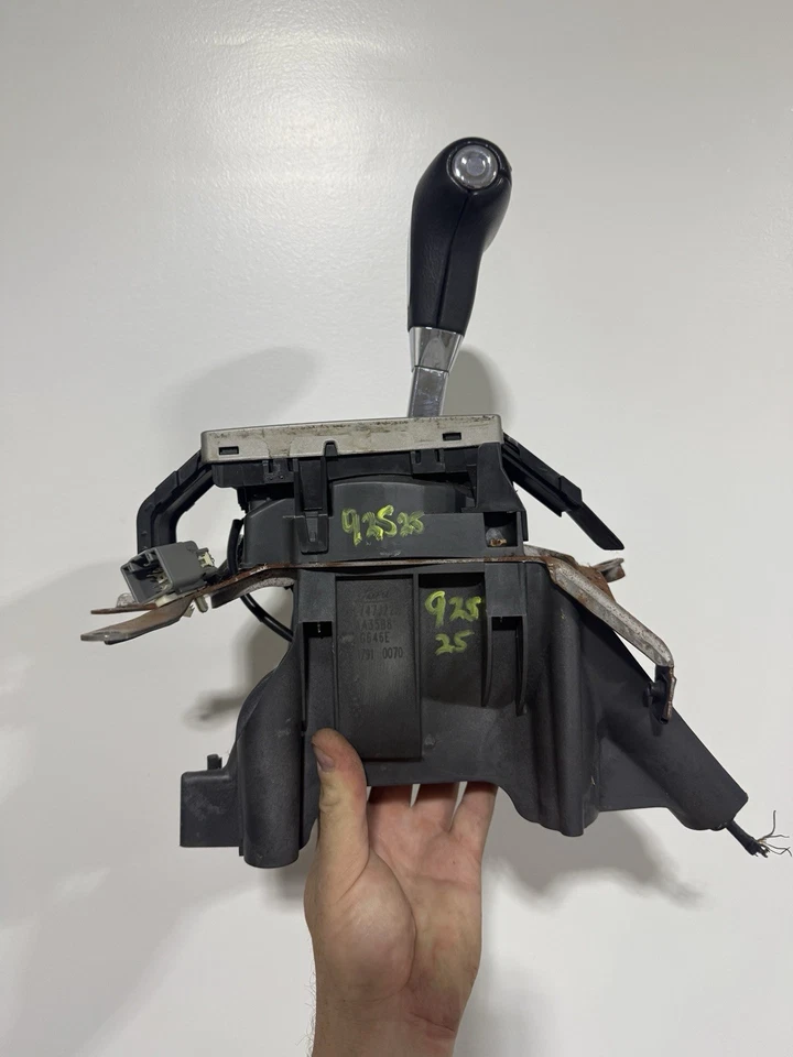 Lincoln Navigator 2005-2006 conjunto selector de palanca de cambios de piso automático Foto 4 de 4