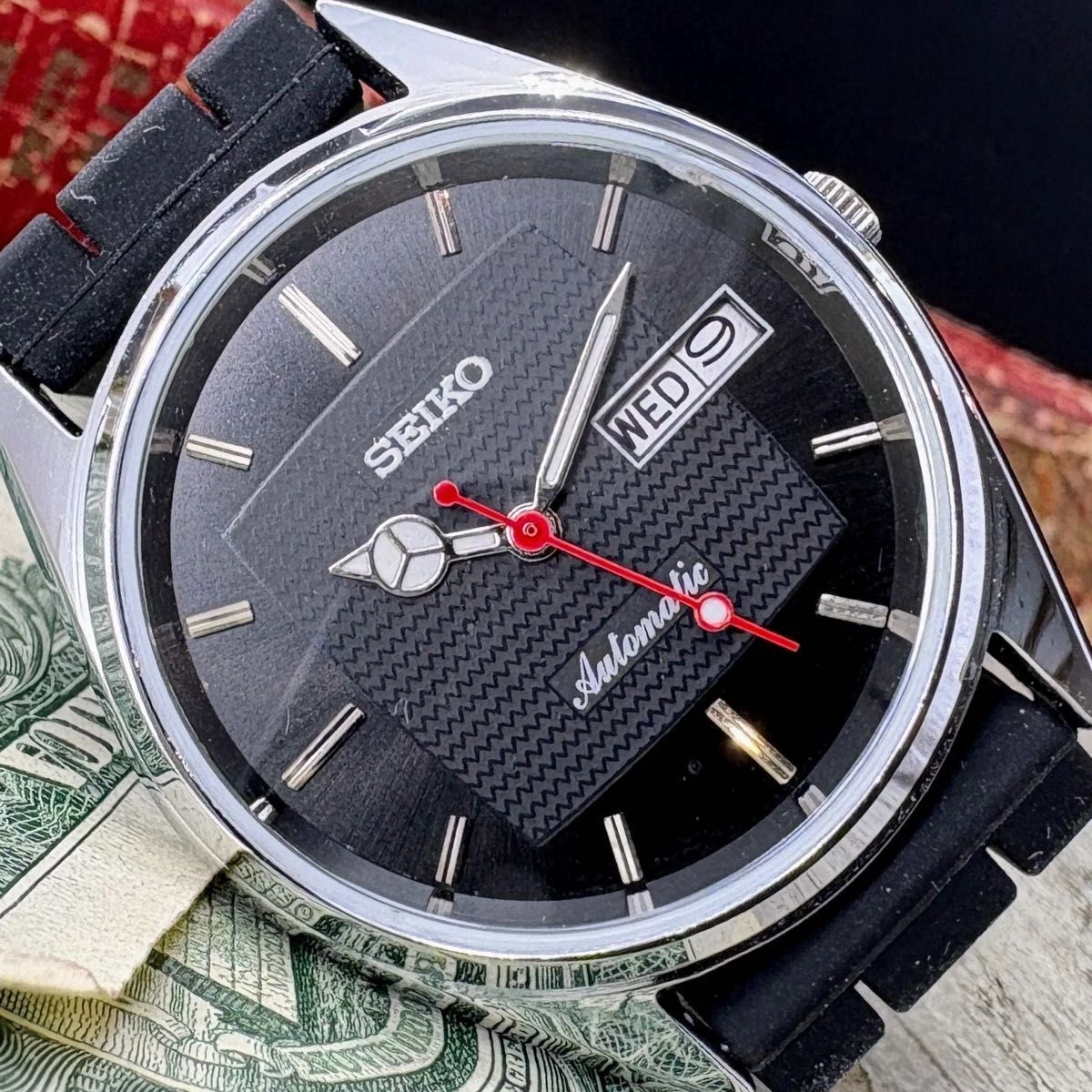 Pinnacle of sophistication SEIKO Men s wristwatch Black Automatic Vintage Antiqu