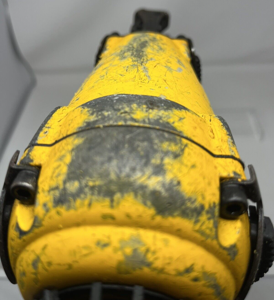 DeWalt D51321 Heavy Duty Coil Roofing Nailer Type 1 NonWorking / Parts