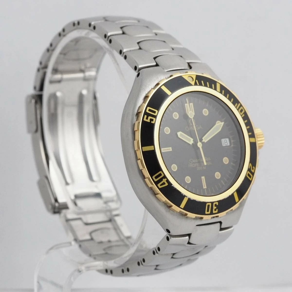 Omega seamaster store 200m quartz