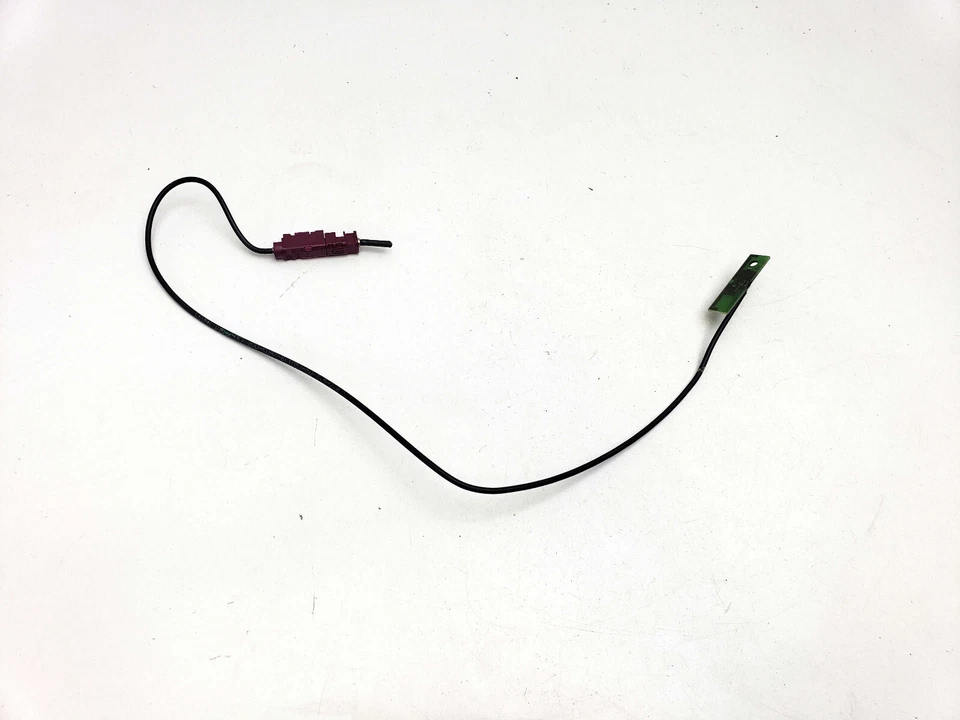 MERCEDES BENZ C CLASS W205 AERIAL ANTENNA 2014 - image 2 of 4