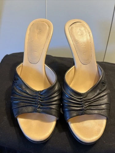 Chanel 39.5 CC Logo Plataforma Mules Negro Tacones Altos Plataforma Stiletto Slides Foto 2 de 4