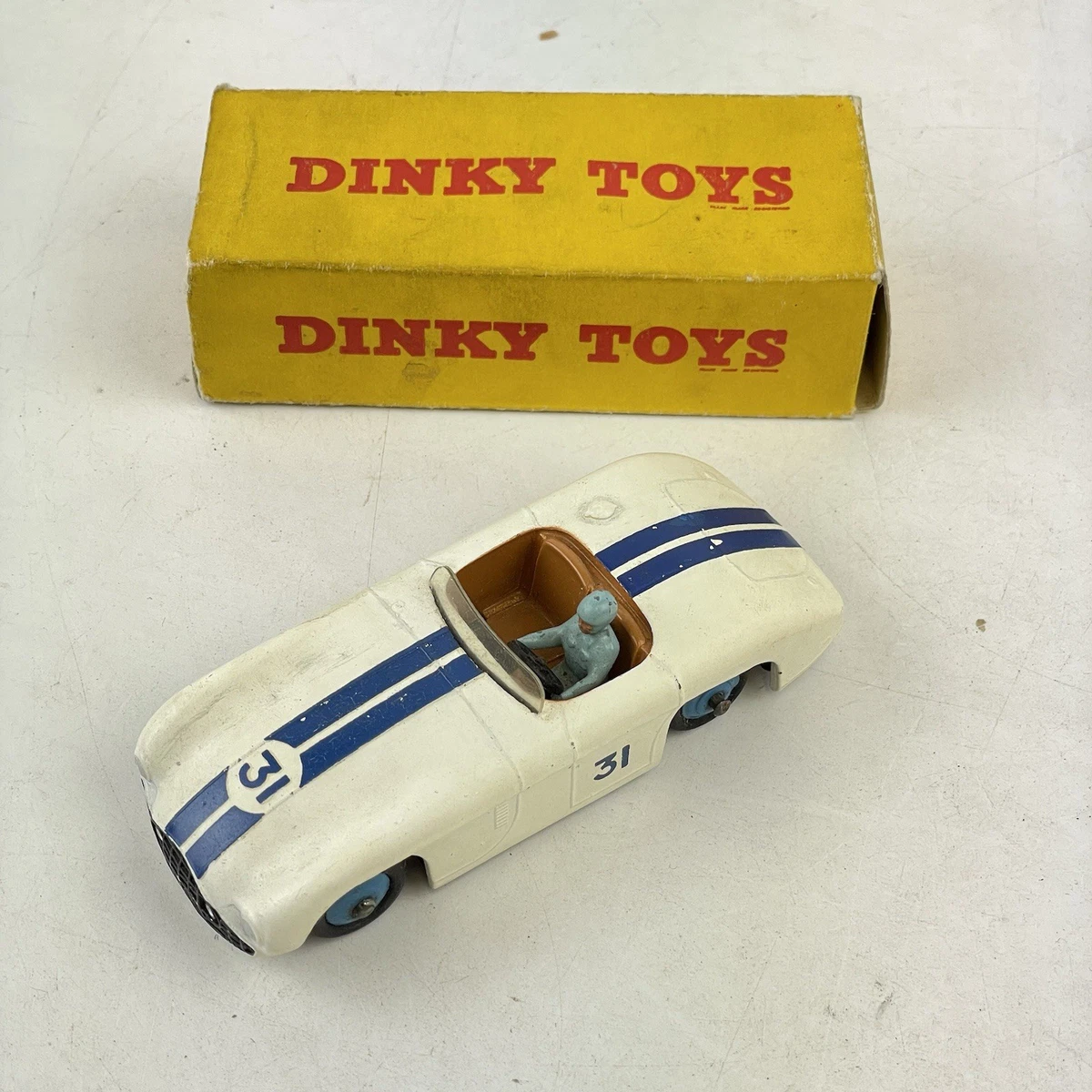 DINKY TOYS 1/43 #133 CUNNINGHAM CAR ROAD RACER BON ETAT EN