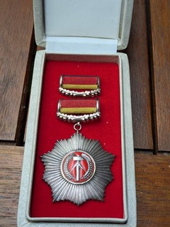 Seltener DDR Orden VVO i. Silber u. Etui Rar!!