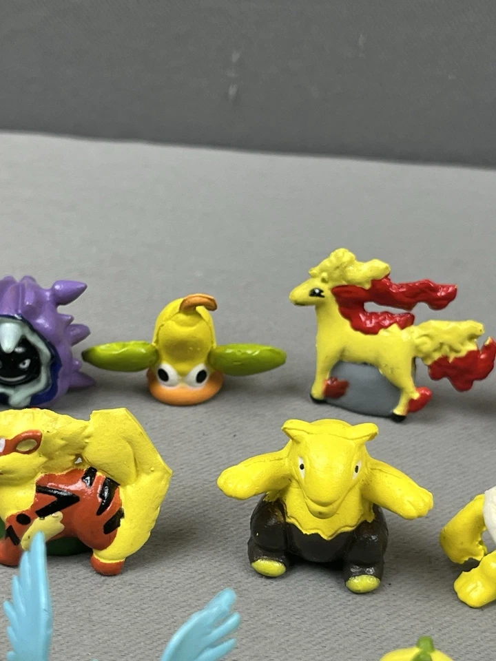 TOMY CGTSJ BP & B Nintendo Pokemon Figures -  Lot Of 24 - Vintage - Image 3 of 4