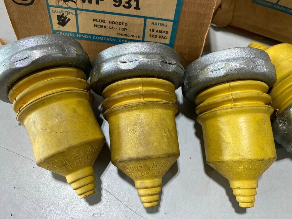 SIX (6) CROUSE-HINDS WP 931 Hooded Locking Plugs NEMA L5-15P 15A 125VAC (NEW) - Image 4 of 4